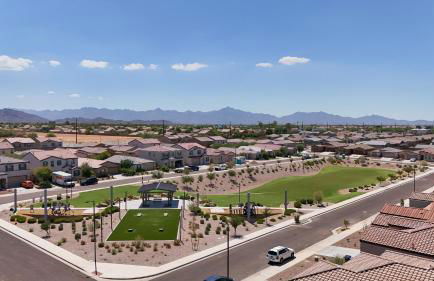 Modern Desert Home-Great for families & groups, near golf, hiking, and city fun, Private in-law suite with own entrance also available separately - Foto 54