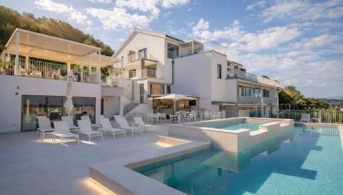 Zlatni Zalaz,Apartments,Supetarska Draga - Foto 1