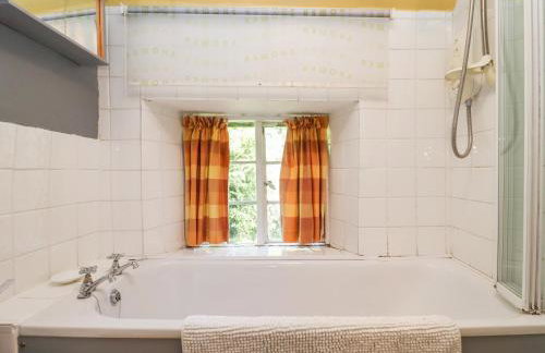 Woodbine Cottage - Photo 17