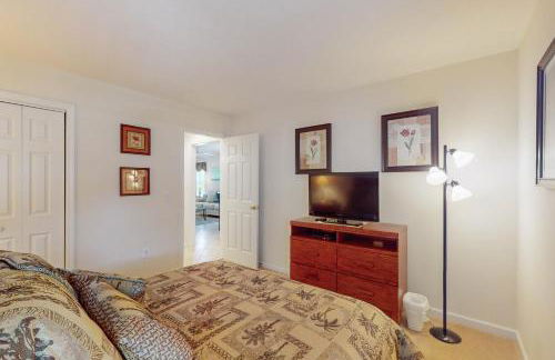 Balcony and Pool Access Longs Cozy Haven - Foto 19