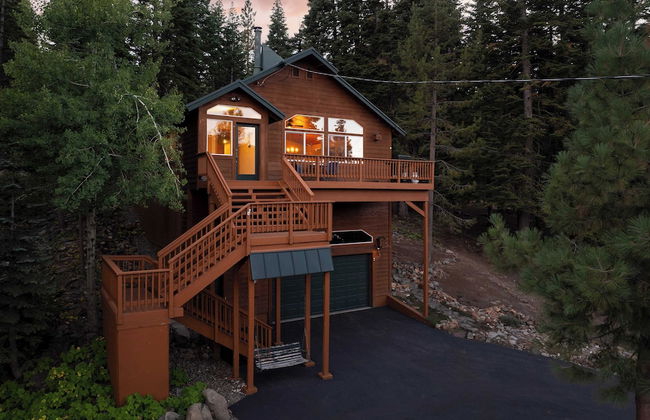 Golden Summit by Avantstay Stunning Secluded Cabin w/ Access to Tahoe Donner - Foto 27