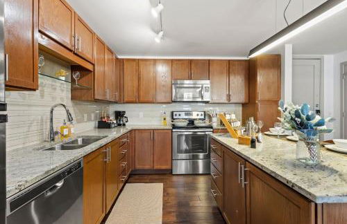 Beautiful Apt in Downtown w/Pool | Indoor Parking - Foto 36