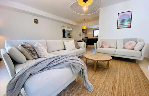 Escape to Serenity - 3 Bedroom Townhouse by the Sea! - Photo 37