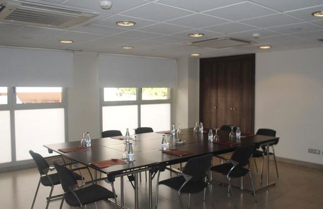 Suites Viena Plaza de España - Photo 19