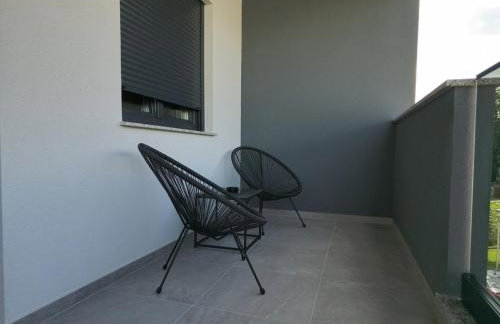 Apartment M - Self Check-In - Photo 18