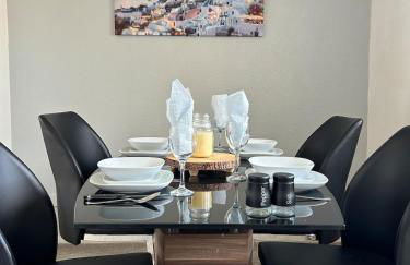 Spacious two bedroom flat, entire property - Photo 7