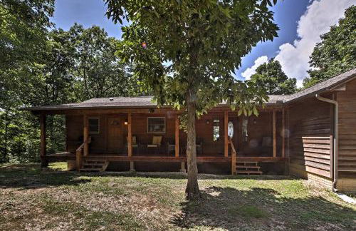 A Scenic View Lodge in Ozarks with Views and Hot Tub - Foto 25