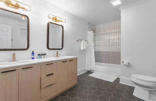 Walnut Remodeled Modern 5BR Home Walkable King Bed - Foto 31