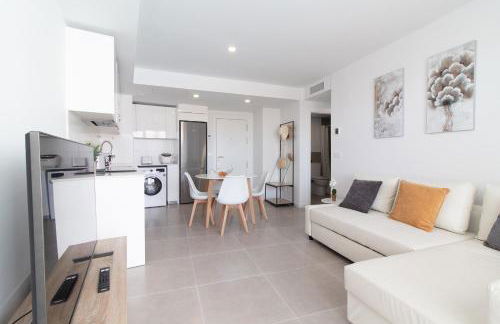 Global Properties, Apartamento con terraza y vistas a la piscina en Gran Canet - Photo 13