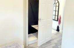 Stunning Lux 3 Bedroom home Priv Parking in Birmingham - Photo 14