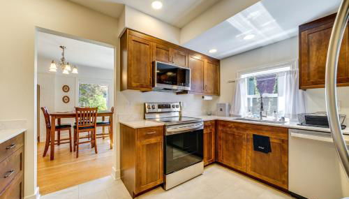 1 Mi to Univ of Wash Campus Seattle Home with Yard! - Foto 2