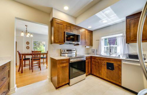 1 Mi to Univ of Wash Campus Seattle Home with Yard! - Foto 2