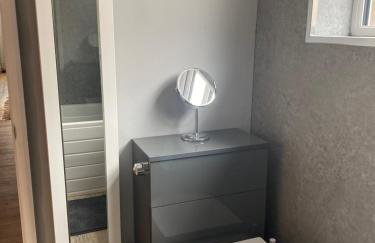 Comfortable 2 bedroom home from home with parking - Foto 21