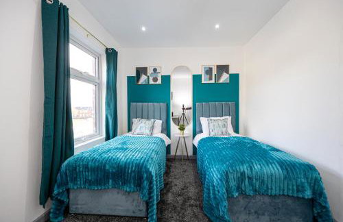 Bolton 2BR Cinema House, Free Parking, Fast WiFi, Comfortable Stay - Foto 13