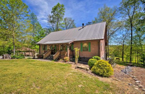 Cozy Trenton Cabin with Spa about 15 Mi to Lookout Mtn! - Foto 1