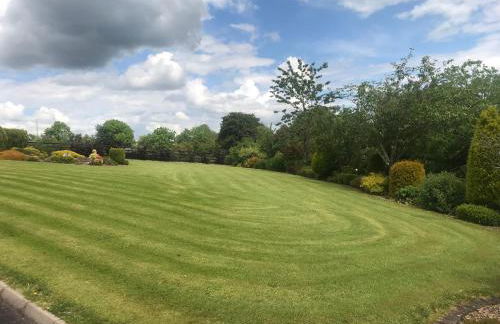 Dungannon 2 Bed Bungalow - Sleeps 5 - Pet Friendly - Foto 63