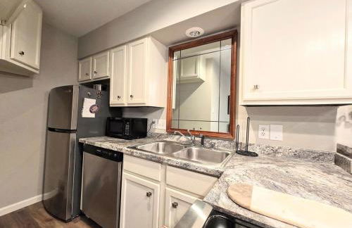 Serene Lakefront Retreat - Foto 4