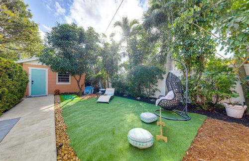 Yard and Hot Tub Historic Lake Worth Cottage! - Photo 28