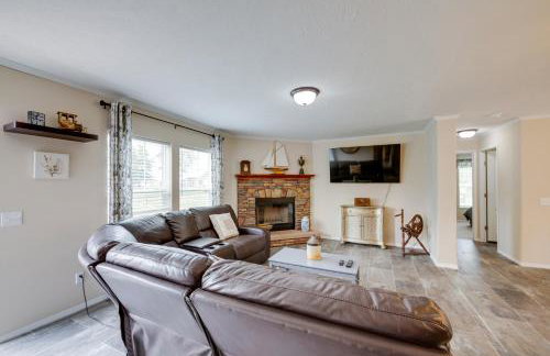 Efficiently Equipped Lewis Home Deck and Gas Grill! - Foto 2