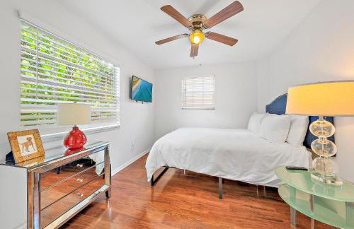 The White Flamingo - Tropical Pool Escape with Guest Cabana - Foto 19