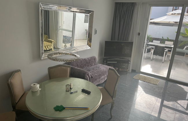 Luxury 4 bedroom villa with jacuzzi - Photo 4