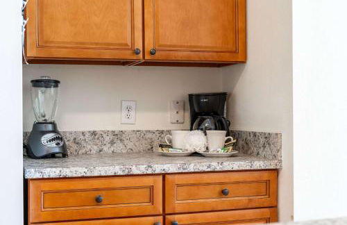 Sunkist Getaway - Photo 39