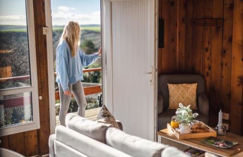 Timber Hill Self Catering Cedar Lodges - Foto 3