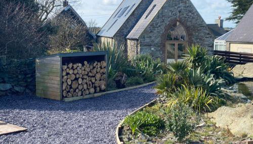 Converted chapel - Sant Pedr Newydd with sea views from garden - Foto 1