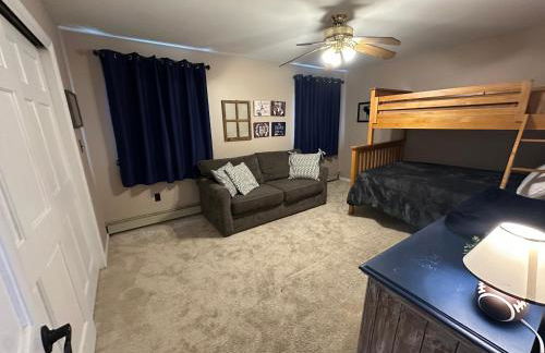 Spacious Family Friendly Backyard Retreat - Photo 18