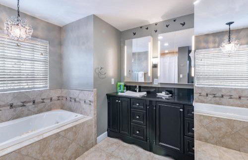 Family Retreat with Pool Fenced Yard AC - Foto 22