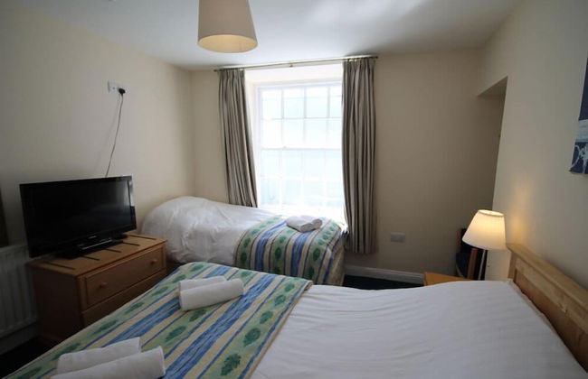 Marine Studio Apartment - Photo 9