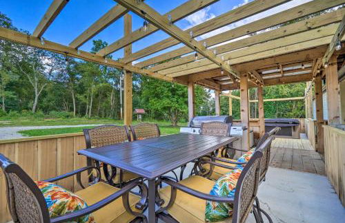 Take 5 Retreat with Hot Tub Relax, Rest, Refresh! - Foto 1