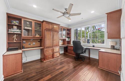 Modern Hilltop Retreat - Foto 42