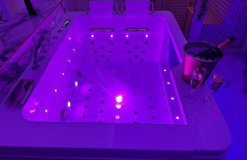 Loveroom de luxe avec jacuzzi sauna vapeur écran 300 cm - Foto 7