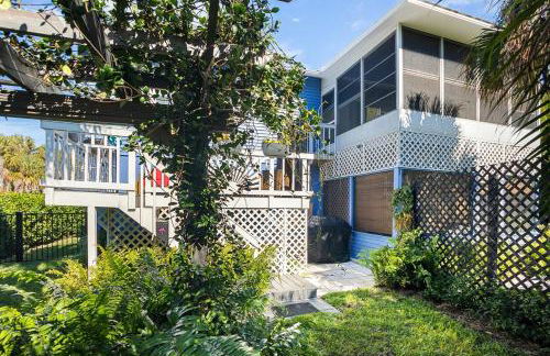 Waterfront Home Just Minutes To Beach - Photo 23