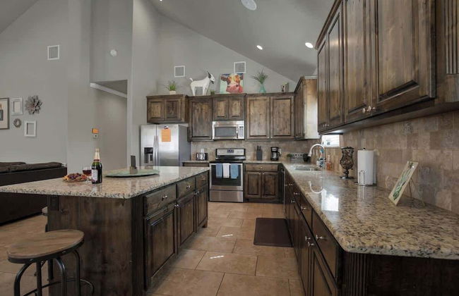 Let's Go Tubing! Awesome House-next to River! - Foto 14