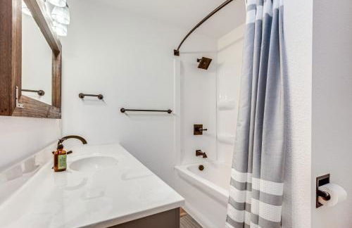 Northwood Tours Escape with Boat Dock Access! - Foto 11