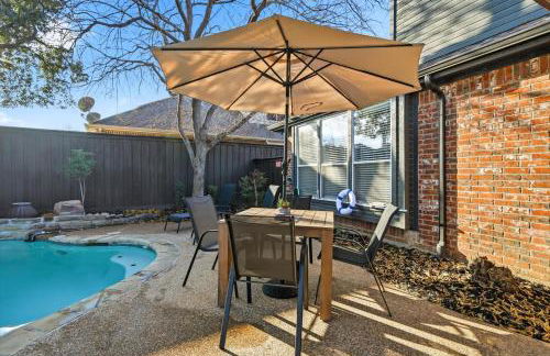 Luxury Backyard Pool & Patio Oasis 4-BD - Foto 44