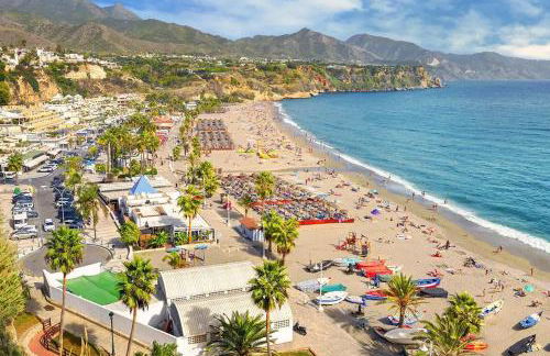 Apartamentos Axarquia , Frigiliana, terraza privada con vistas a la montaña rio y al mar - Photo 18