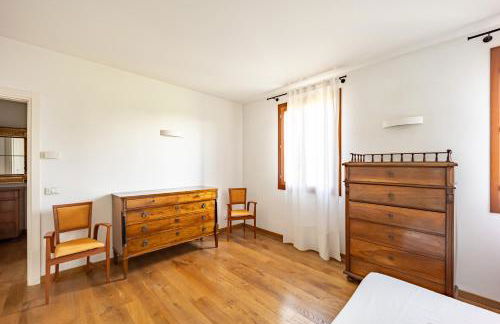 Beautiful Villa With Garden and Private Parking! - Foto 28