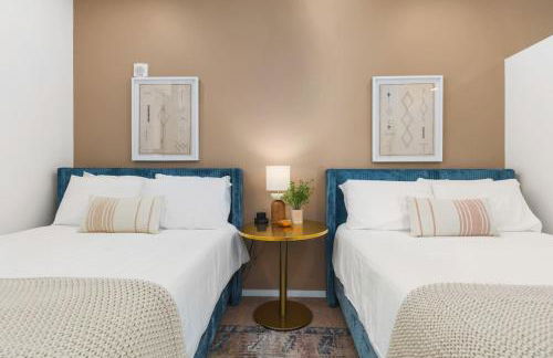 Penthouse Condo on River with Garage and Patio, Walk Downtown - Foto 30