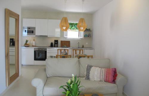 Seafront Calista Beach House With Garden - Foto 40