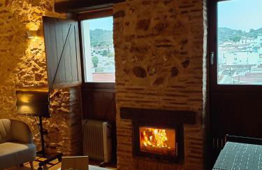 Balcón de la Moreria con leña - Photo 1