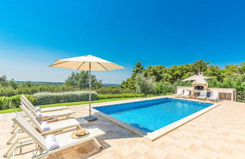 Villa Sterpazzi near Poreč with heated private pool, sea view, jacuzzi and sauna - Foto 18
