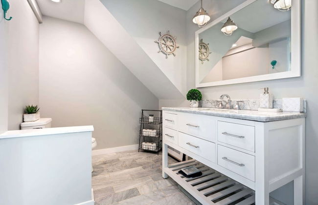 Beachwood Getaway Sleeps 10! - Photo 31