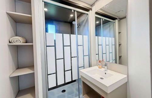 Chalet de Standing 6 Pers. à Jullouville - Piscine Chauffée, Plage à Proximité, Wi-Fi Inclus - FR-1-361-536 - Foto 17