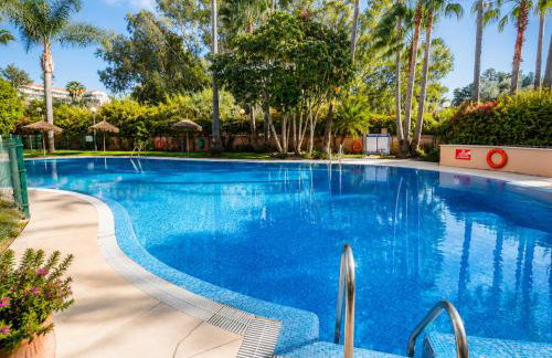 Marbella Dunas de Cabopino 2BR Apartment with private garden, swimingpool and parking - Magnolia Properties - Foto 35