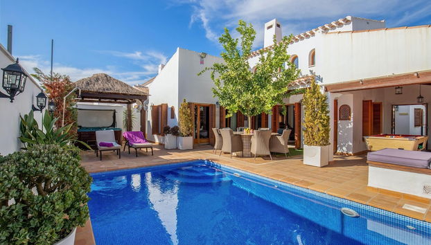 Luxurious Villa in Baños y Mendigo, Spain - Perfect for Families and Groups - Foto 2, Imagen principal