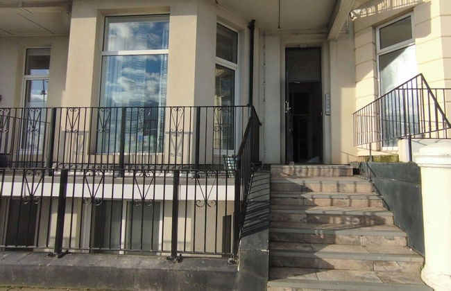 Golden Tides Seaside Retreat in Saint Leonards - Photo 19