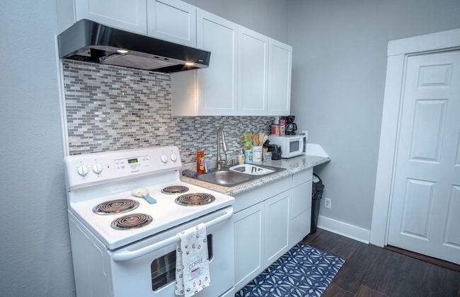 Classic 1br/1ba Charming Apt w/ Modern Upgrades - Foto 6